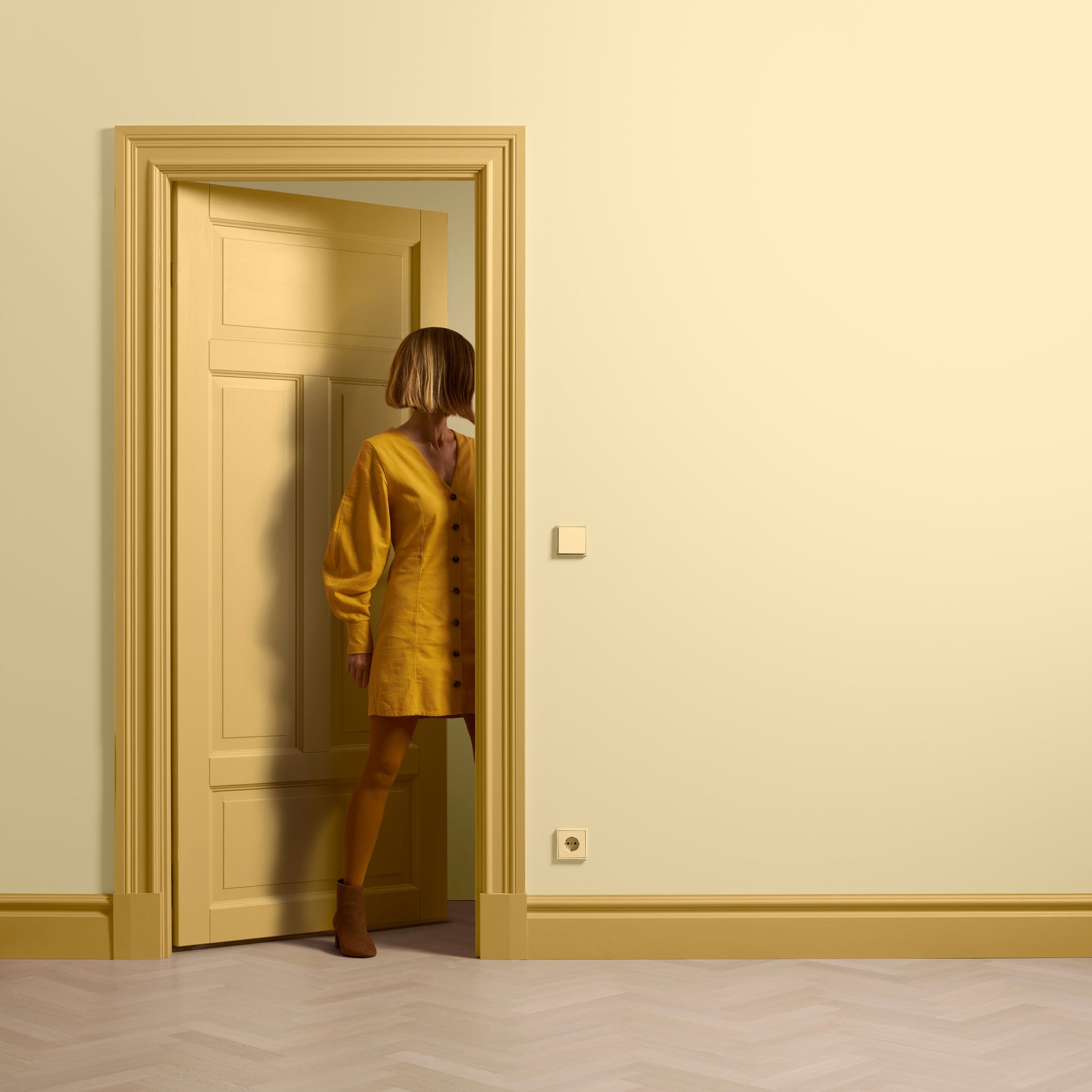 Väggfärg Pale Yellow 01